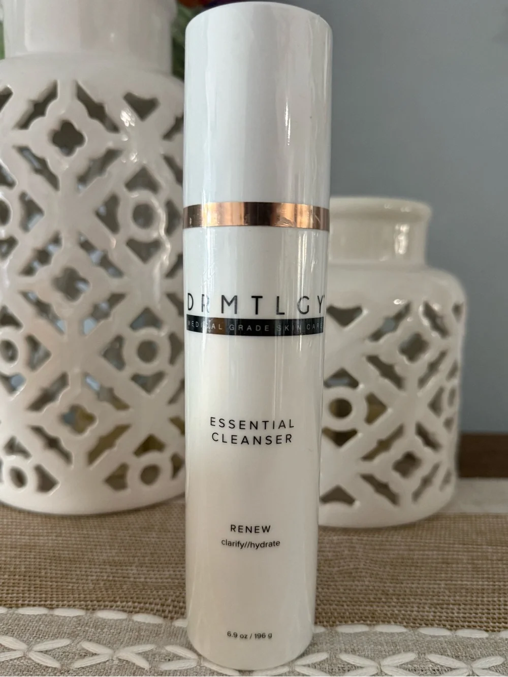 DRMTLGY Essential Cleanser - White